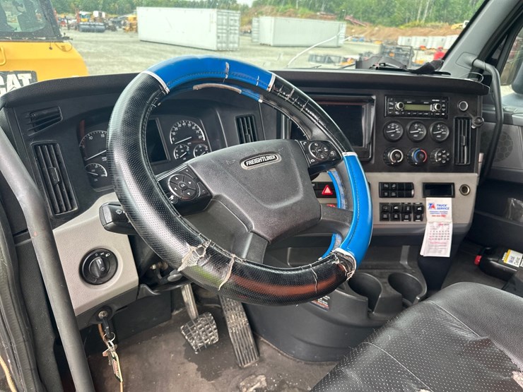 #61416-•-2019-freightliner-cascadia-evolution-iseries-sleeper-cab-truck-tractor-image-39