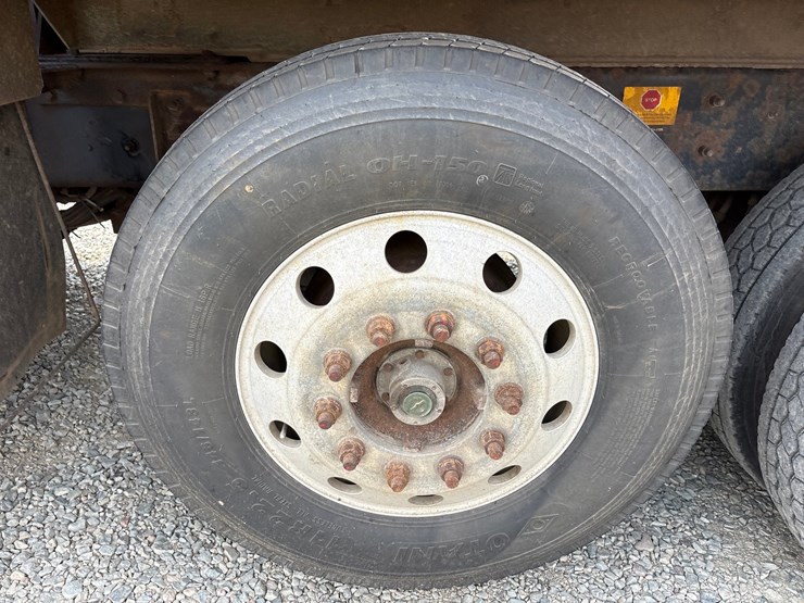 #61388-•-2004-international-5600i-quad-axle-dump-truck-image-72