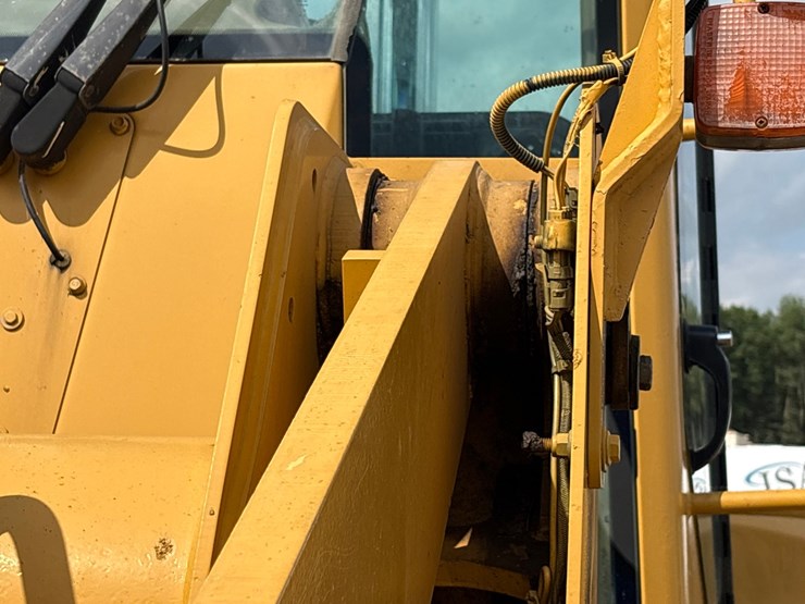 deere-444h-image-28