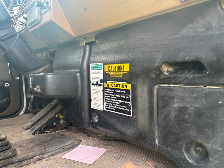 #2289-•-2006-peterbilt-tandem-axle-dump-truck-image-43