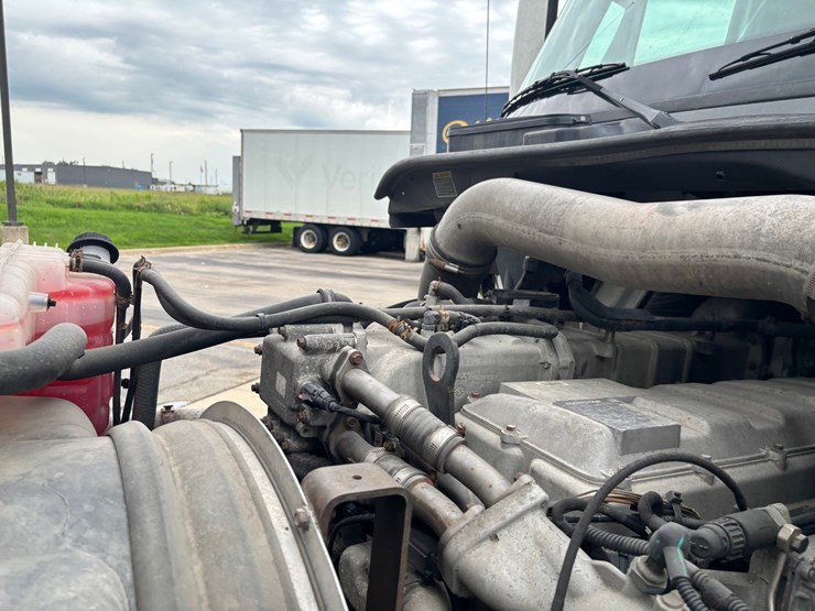 2015-international-prostar-image-47