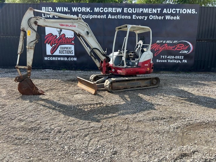 2016-takeuchi-tb260-image-1