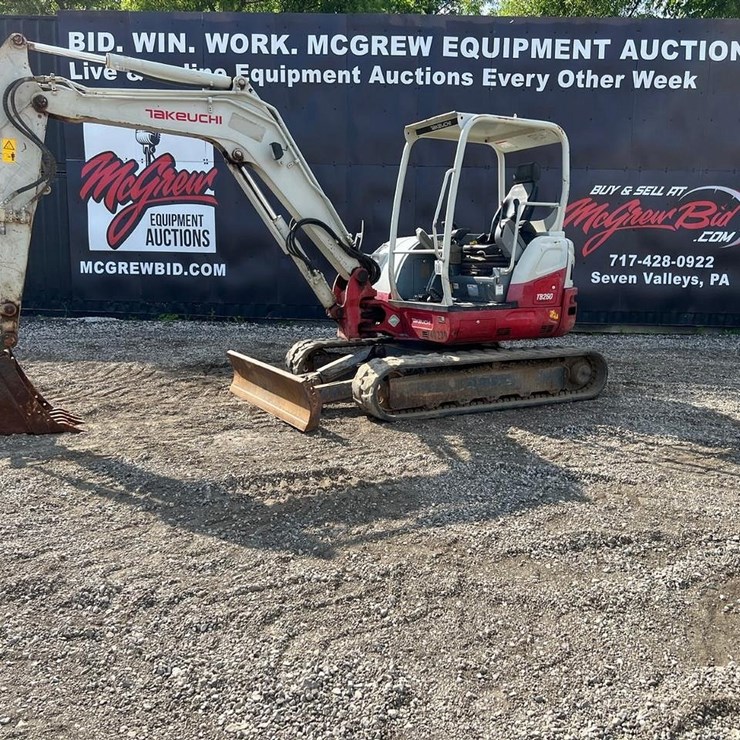 2016 TAKEUCHI TB260