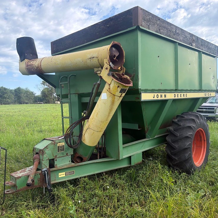 JOHN DEERE 1210A