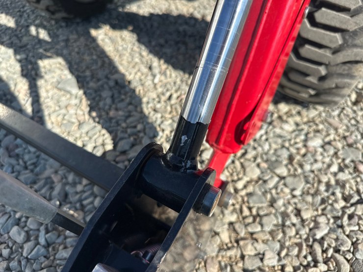 2021-massey-ferguson-1805-image-19