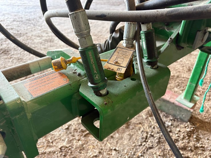john-deere-1775-image-9