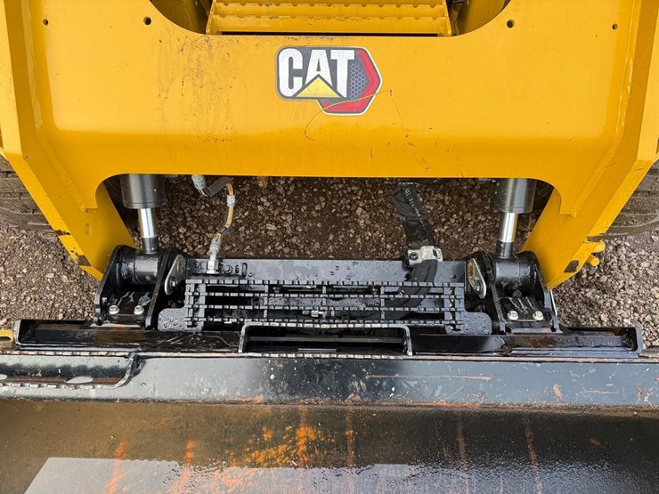 2024-caterpillar-262d3-image-10