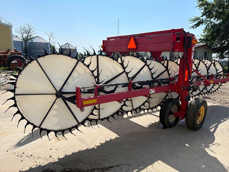 agco-5130-17-wheel-pull-type-rake—1-owner-image-3