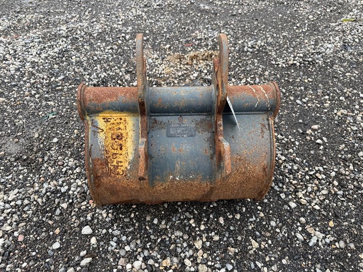 john-deere-24-image-3