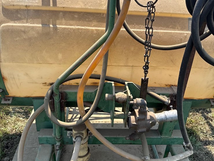 3pt-200-gallon-sprayer-image-18