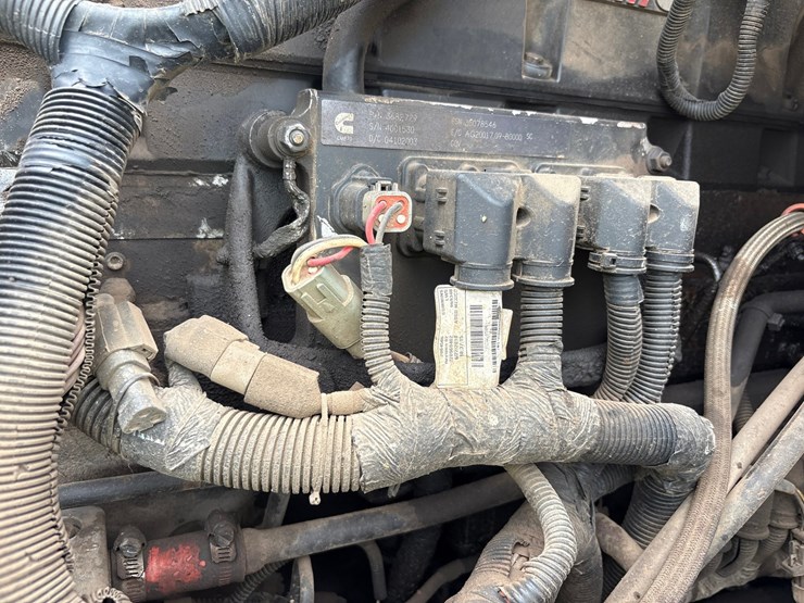 #61388-•-2004-international-5600i-quad-axle-dump-truck-image-26