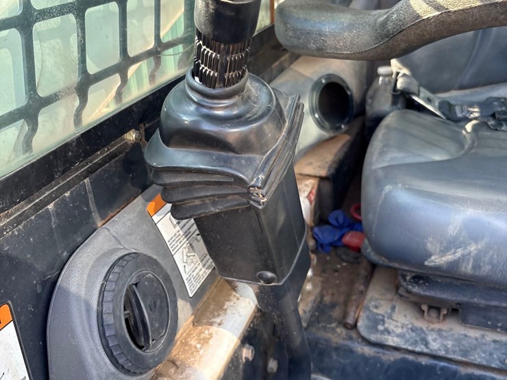 2008-bobcat-s250-image-34