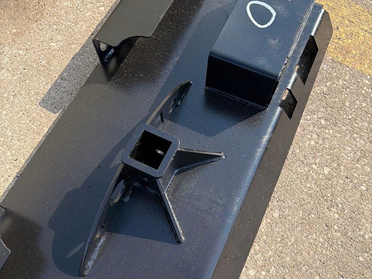 heavy-duty-skidloader-receiver-hitch-back-plate-image-4
