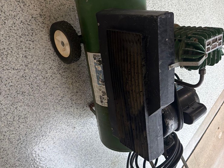 campbell-hausfield-air-compressor-image-5
