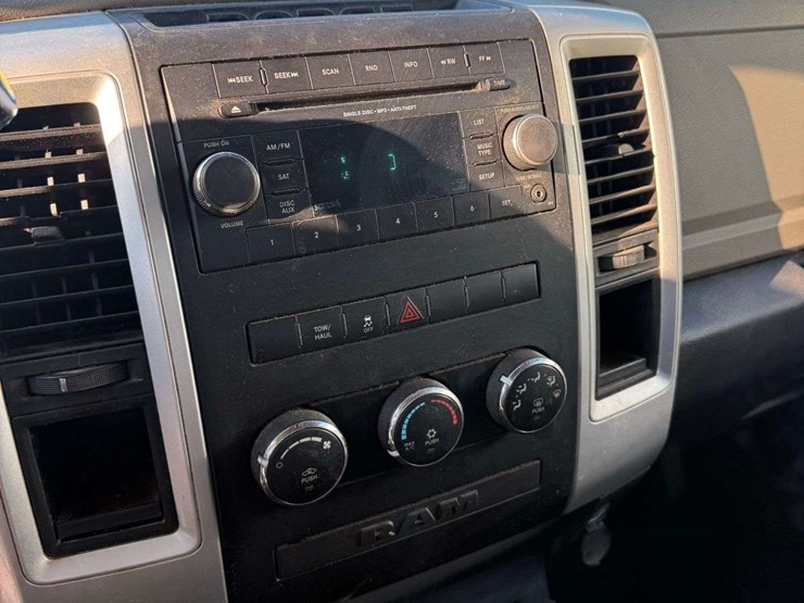2012-dodge-1500-image-21