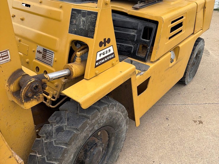 komatsu-fg25-propane-forklift-image-8