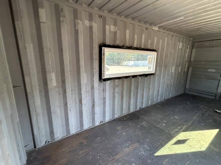 #280-•-20'-conex/-shipping-container-w/-windows-&-door-image-10