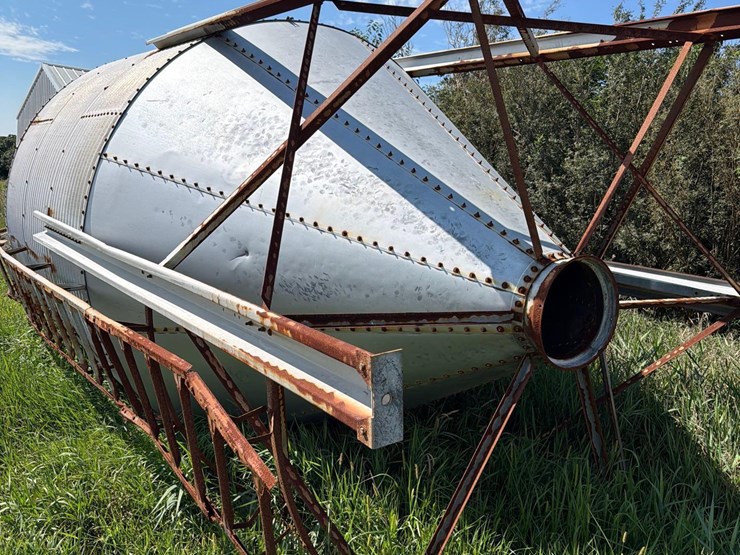 hog-slat-15-ton-bulk-bin-image-11