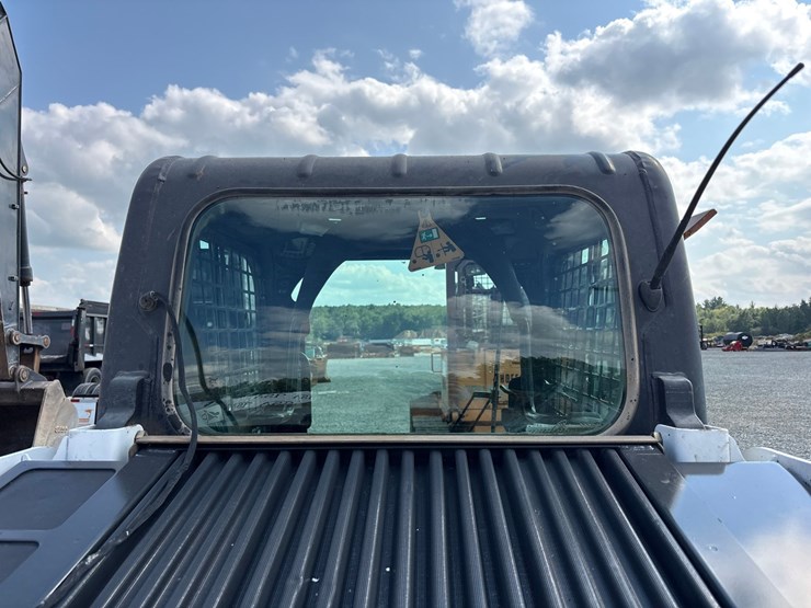 2016-bobcat-t630-image-15