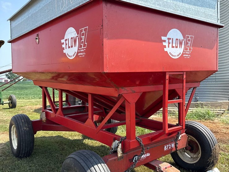 ez-flow-250bu-gravity-wagon-image-3