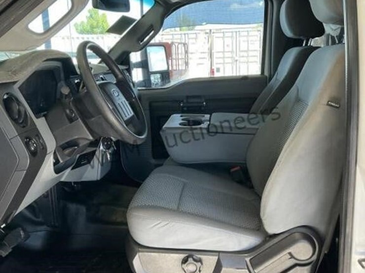 2016-ford-f550-image-21