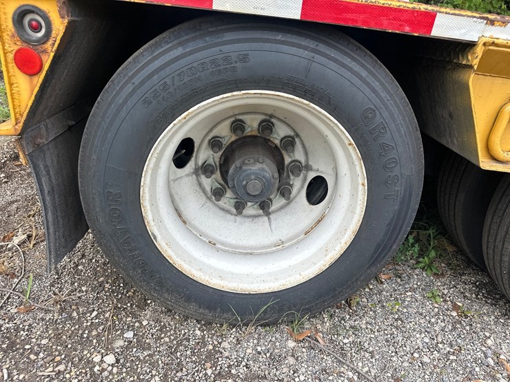 #2676-•-eager-beaver-tri-axle-lowboy-trailer-image-26