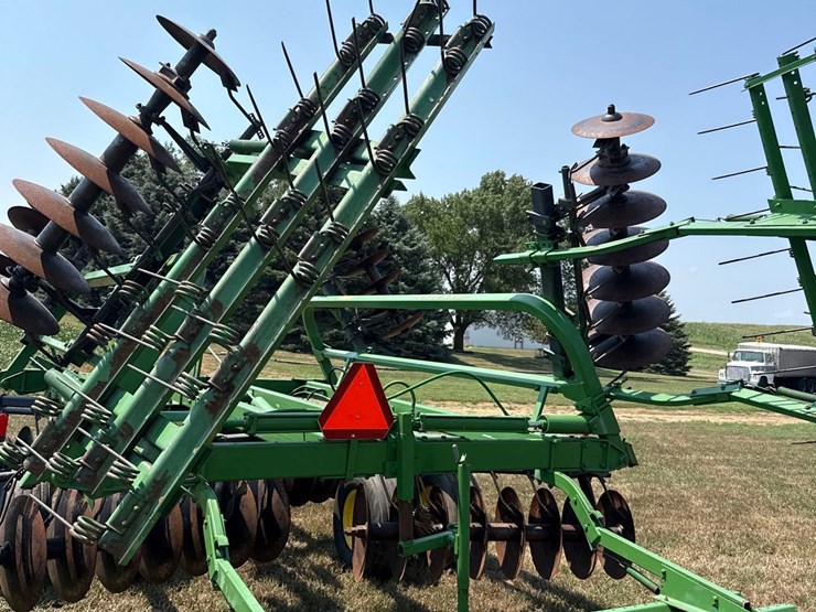 john-deere-230-image-35