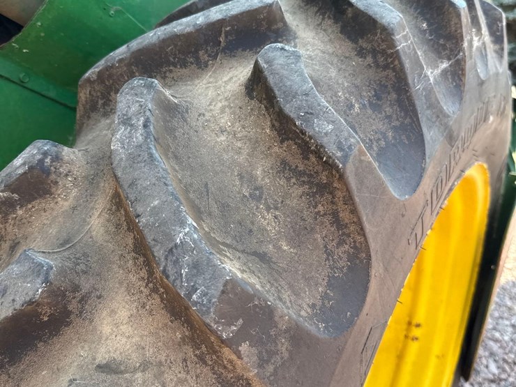 john-deere-630-image-21