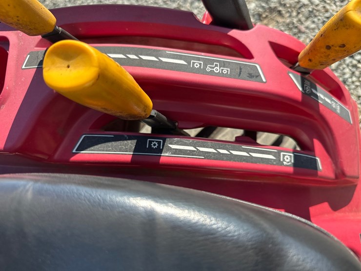 2021-massey-ferguson-1805-image-36