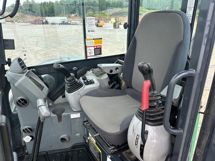 2019-deere-50g-image-51