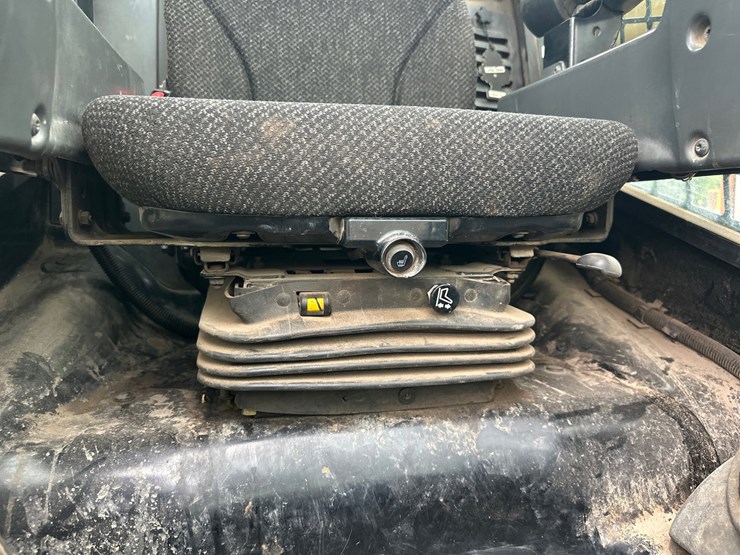 caterpillar-287d-image-36
