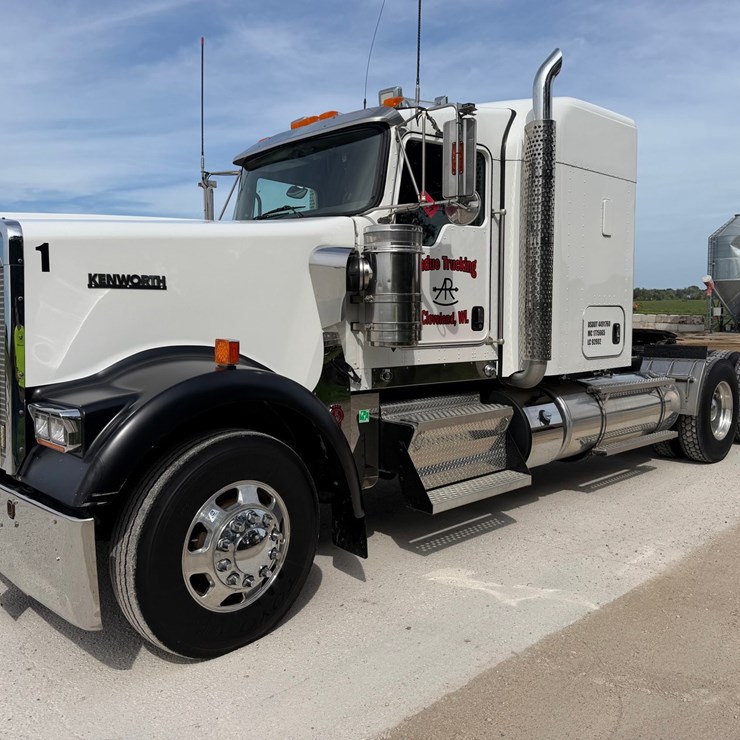 2016 KENWORTH W900L