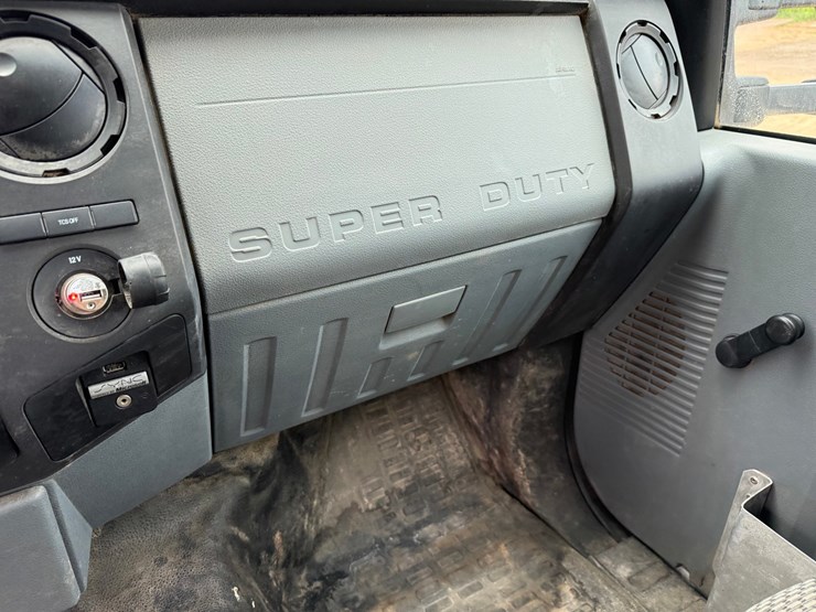 2014-ford-f450-image-40