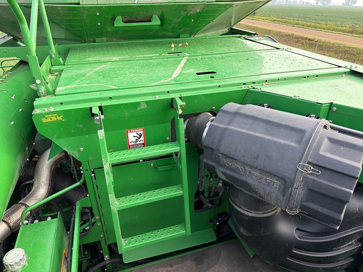 2013-john-deere-s660-image-106