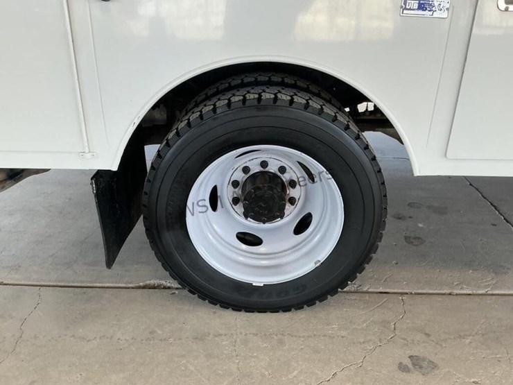 2016-ford-f550-image-8