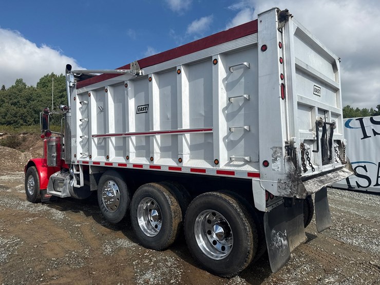 2005-peterbilt-379-image-3