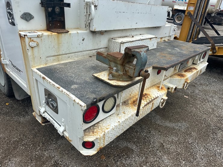 2007-ford-f550-image-16