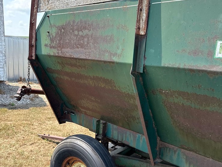 s&w-200-power-wagon-rear-unload-silage-wagon-image-16