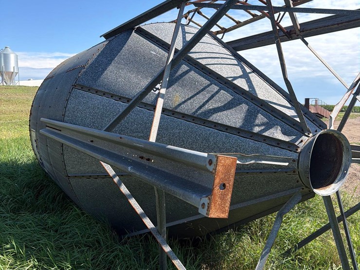 hog-slat-15-ton-bulk-bin-image-8