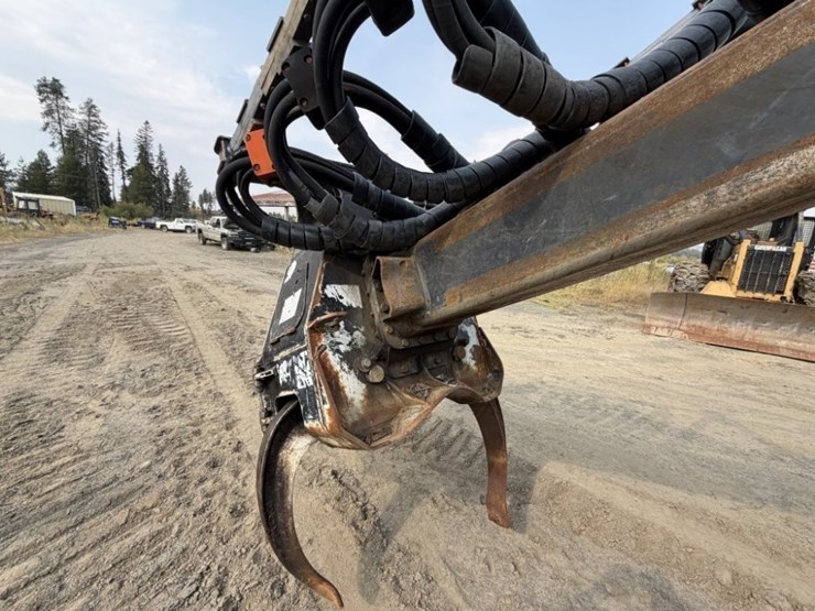 2011-deere-2454d-image-11