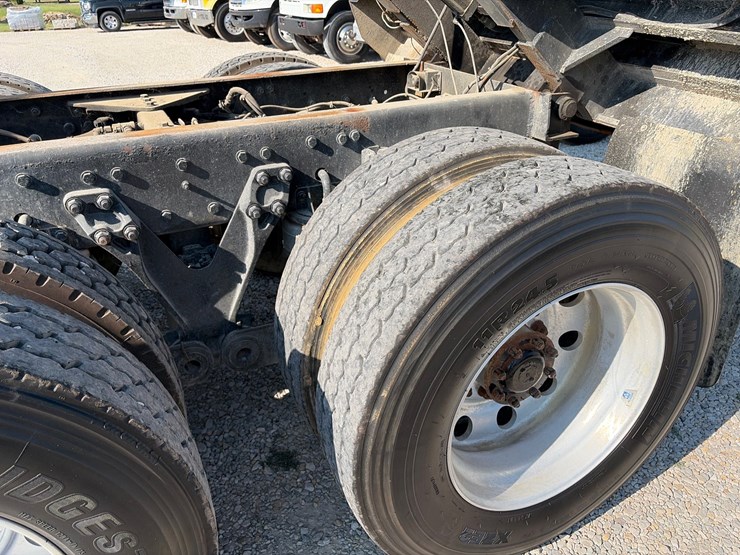 2019-kenworth-t800-image-25