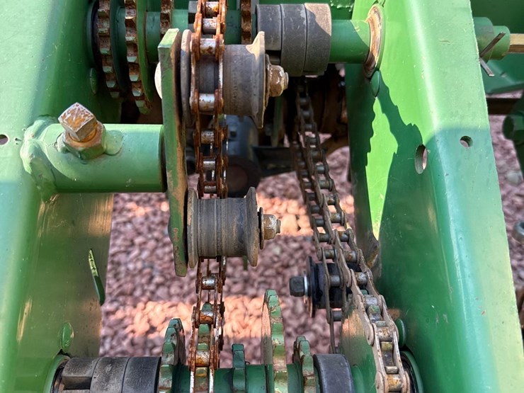 john-deere-7000-image-36