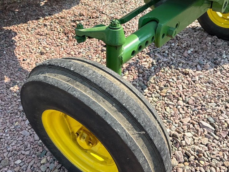 john-deere-630-image-11