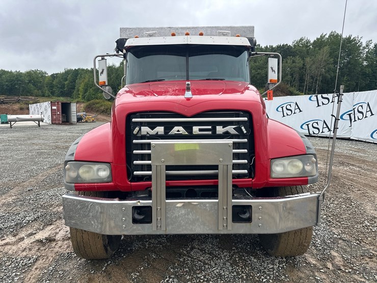#61413-•-2013-mack-gu713-quad-axle-dump-truck-image-8