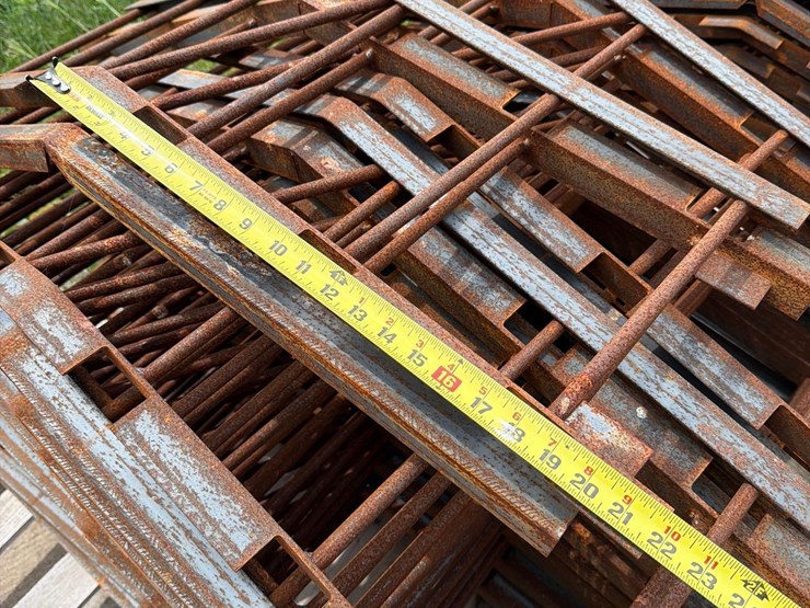 2-pallets-of-v-shaped-grain-bin-supports-image-7