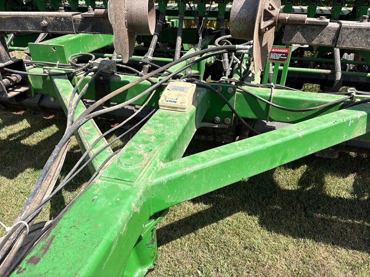 john-deere-1590-image-11