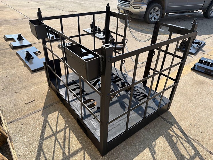 heavy-duty-do-all-44”-x-56”-skidloader/pallet-fork-man-basket-image-4