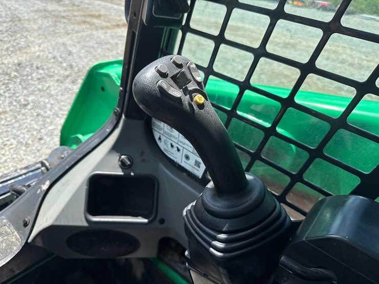 2019-bobcat-t550-image-44