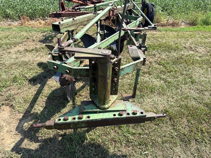 john-deere-4-bottom-plow-image-6
