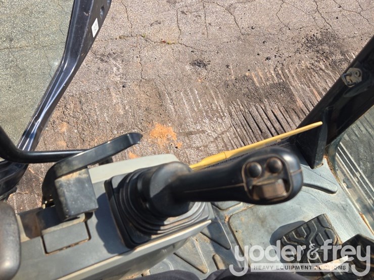 2019-caterpillar-335fl-image-46